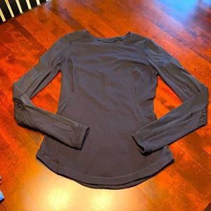 Lululemon Running Shirt /Cold weather Size 6 EUC